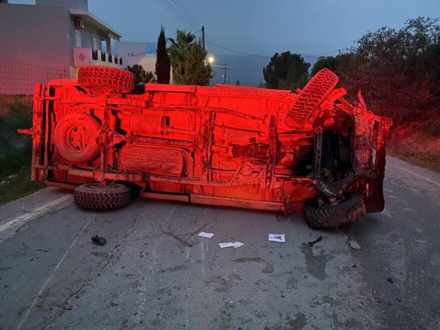 Θανατηφόρο τροχαίο στις Μοίρες: Το τελευταίο αντίο στην 38χρονη αστυνομικό και τη δίχρονη κόρη της