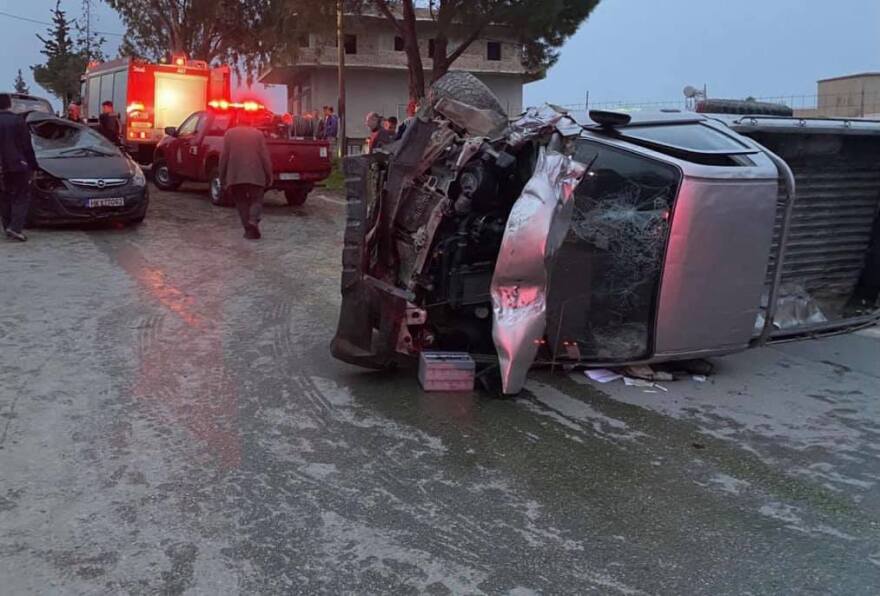 Θανατηφόρο τροχαίο στις Μοίρες: Το τελευταίο αντίο στην 38χρονη αστυνομικό και τη δίχρονη κόρη της