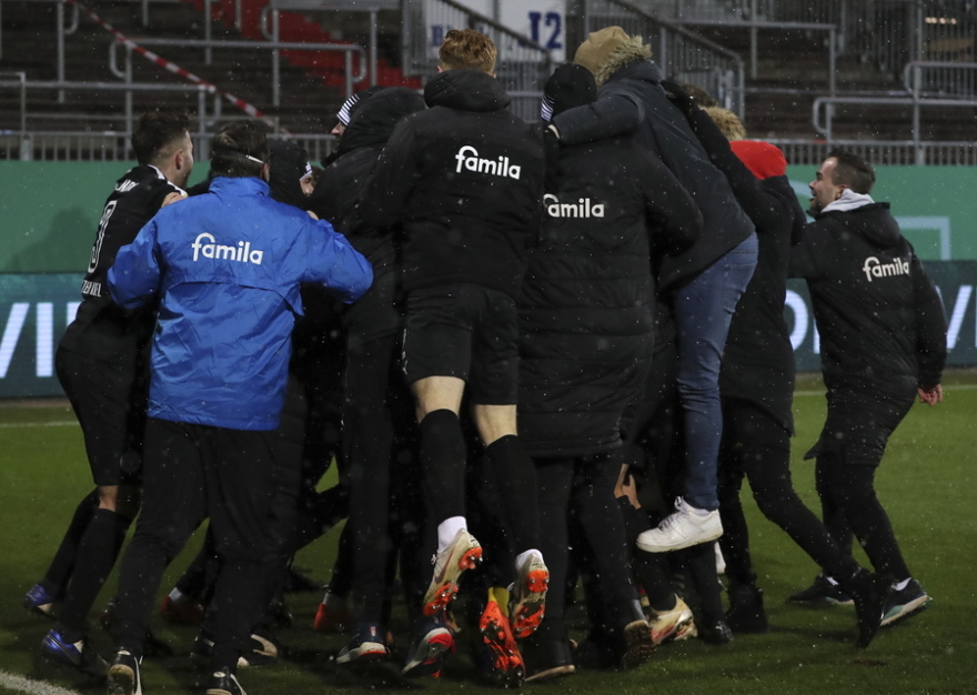 «Βόμβα μεγατόνων» στο κύπελλο Γερμανίας: «Τιμωρός» των Βαυαρών ο Γκέλιος - Η... Κίελ απέκλεισε την Μπάγερν