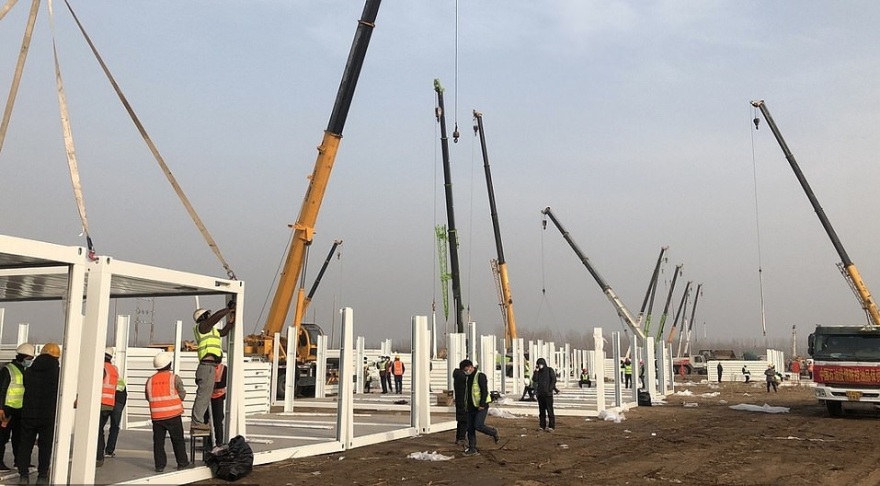 Κορωνοϊός: Η Κίνα χτίζει από το μηδέν κέντρα καραντίνας μέσα σε τρία 24ωρα