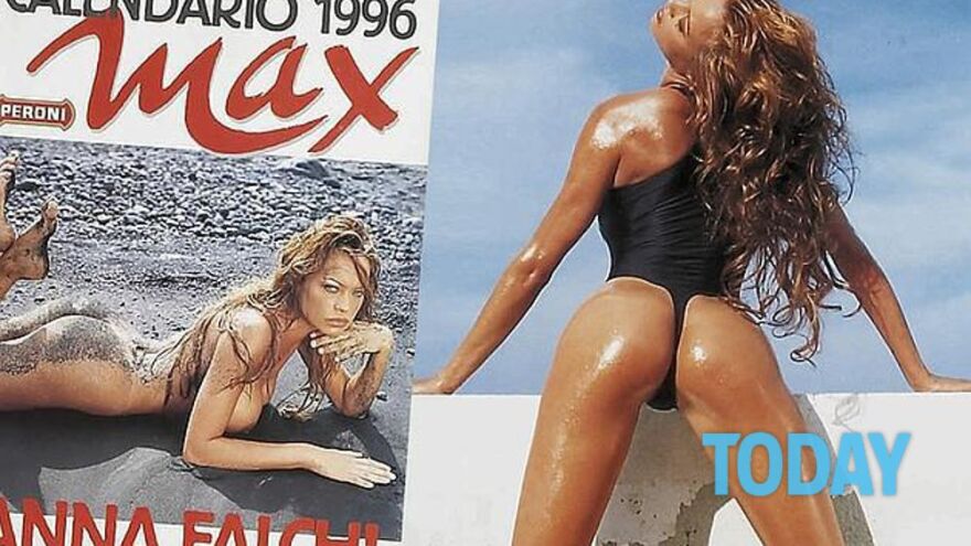 Άννα Φάλκι: Η σεξοβόμβα Ιταλίδα ηθοποιός υπόσχεται να ποζάρει ολόγυμνη μόνο... με μια μάσκα για χάρη της Λάτσιο