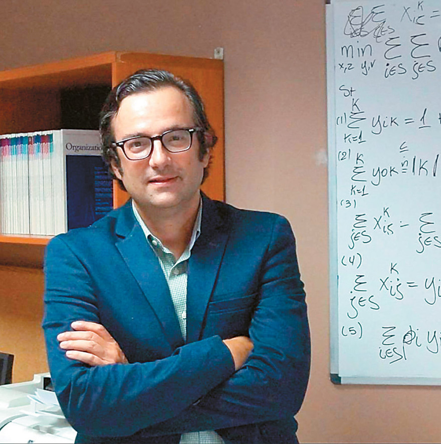 Χρήστος Ταραντίλης: Ο ροκάς από τα Εξάρχεια εκπρόσωπος της κυβέρνησης