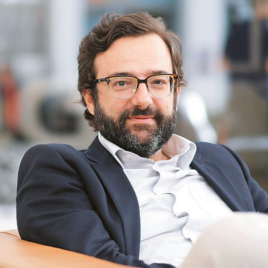 Χρήστος Ταραντίλης: Ο ροκάς από τα Εξάρχεια εκπρόσωπος της κυβέρνησης