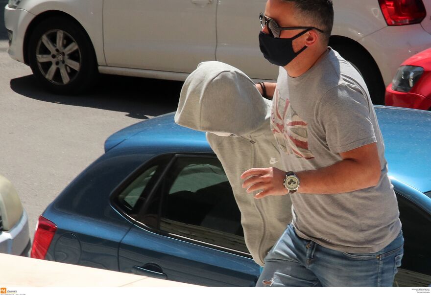 Την πότισε με κόκα, την βίασε και την φωτογράφισε - Καταπέλτης το βούλευμα για την απαγωγή της 10χρονης