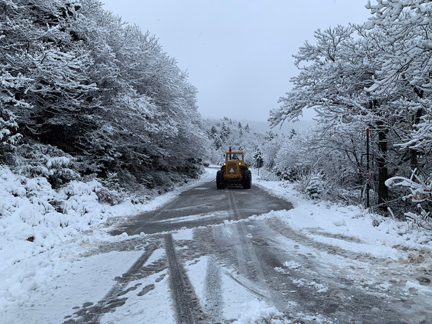 Κακοκαιρία «Λέανδρος»: Στα λευκά η χώρα με τσουχτερό κρύο - Ποιες περιοχές έχουν τα περισσότερα προβλήματα