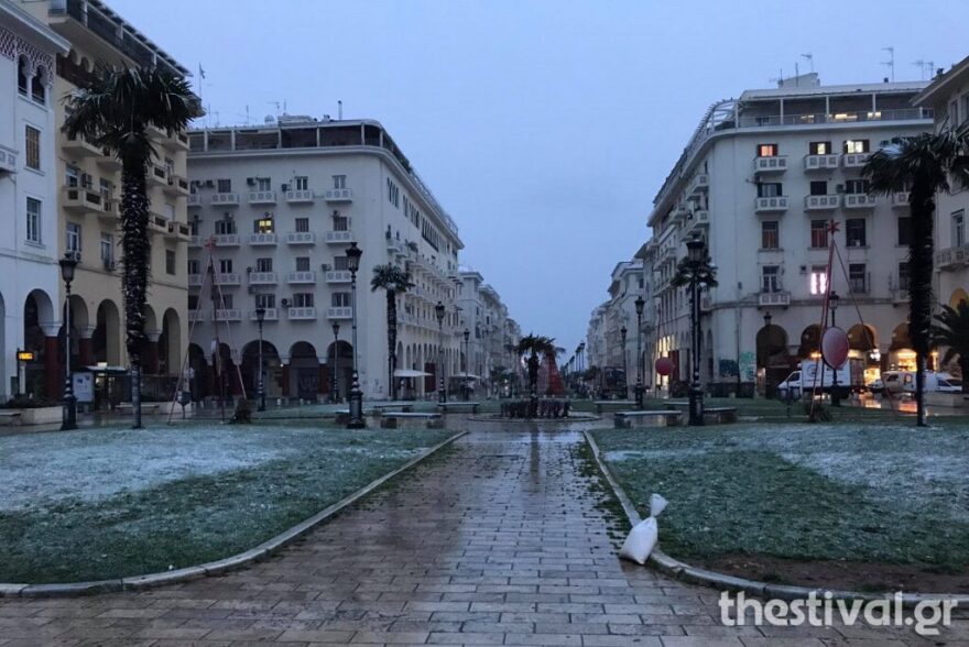Σε πλήρη εξέλιξη η κακοκαιρία «Λέανδρος»: Χιόνι και κρύο στην Κεντρική Ελλάδα - Χιονίζει και στα ορεινά της Αττικής