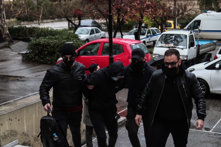 Ξυλοδαρμός στο μετρό: Εγκληματίες χωρίς αιτία... και με την προστασία του Ποινικού Κώδικα 