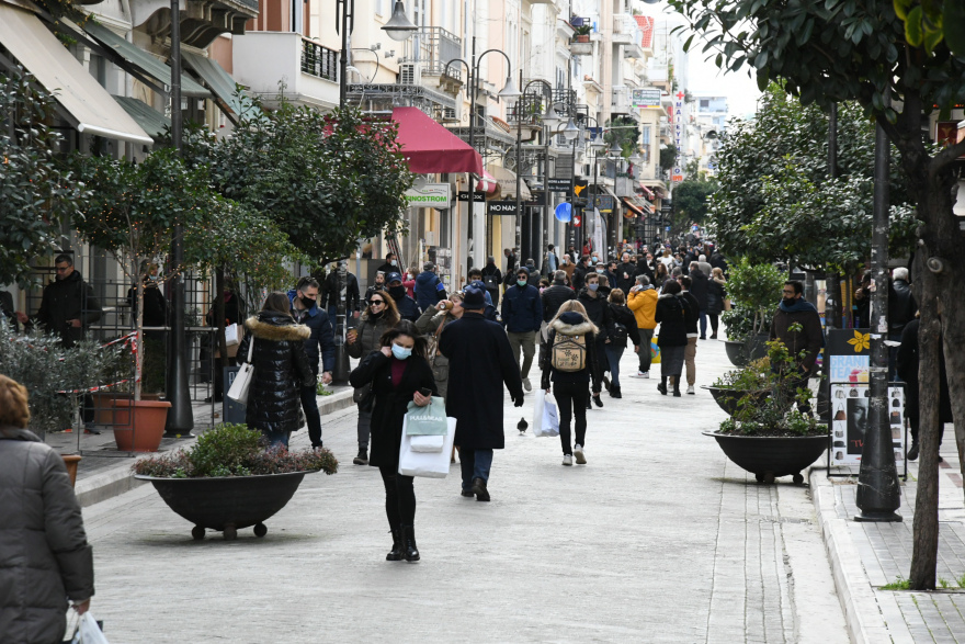 Λιανεμπόριο: Ελπίδες στην αγορά με το άνοιγμά του - Αυξημένη κίνηση και ουρές στα καταστήματα