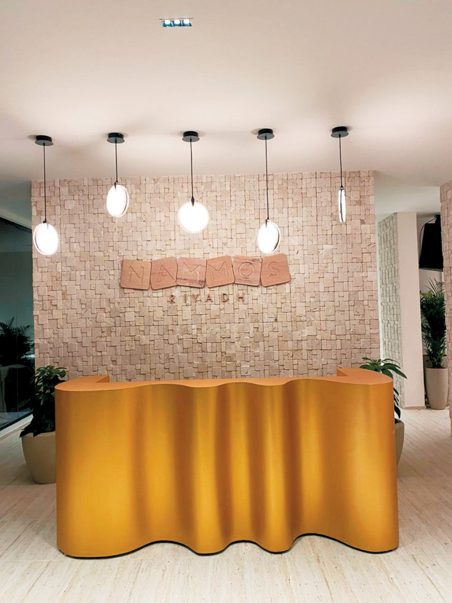 Το «Nammos» πάει στη μέση της ερήμου!