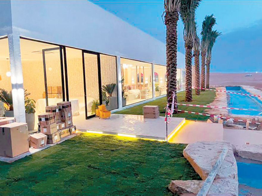 Το «Nammos» πάει στη μέση της ερήμου!