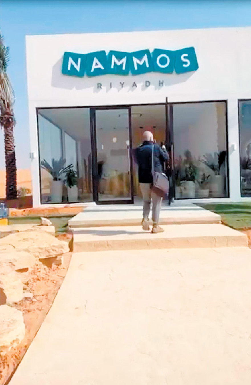 Το «Nammos» πάει στη μέση της ερήμου!