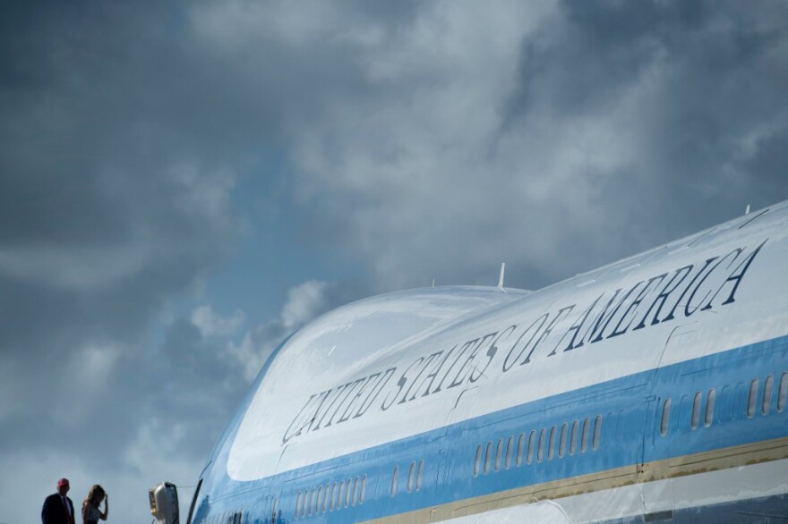 Οι ετήσιες απολαβές του προέδρου των ΗΠΑ και τα προνόμια εφ' όρου ζωής