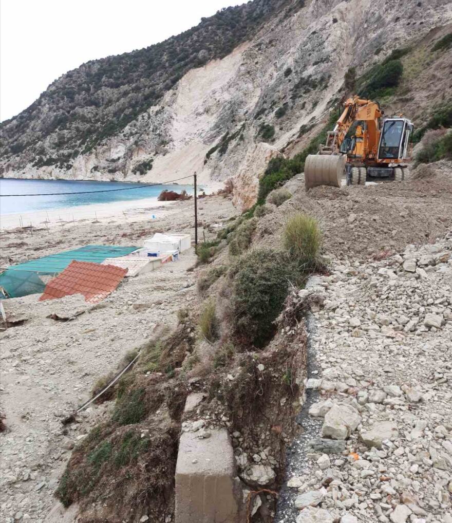Κεφαλονιά: Πέντε μήνες από το χτύπημα του «Ιανού» κι ακόμη να φτιαχτεί η παραλία του Μύρτου 