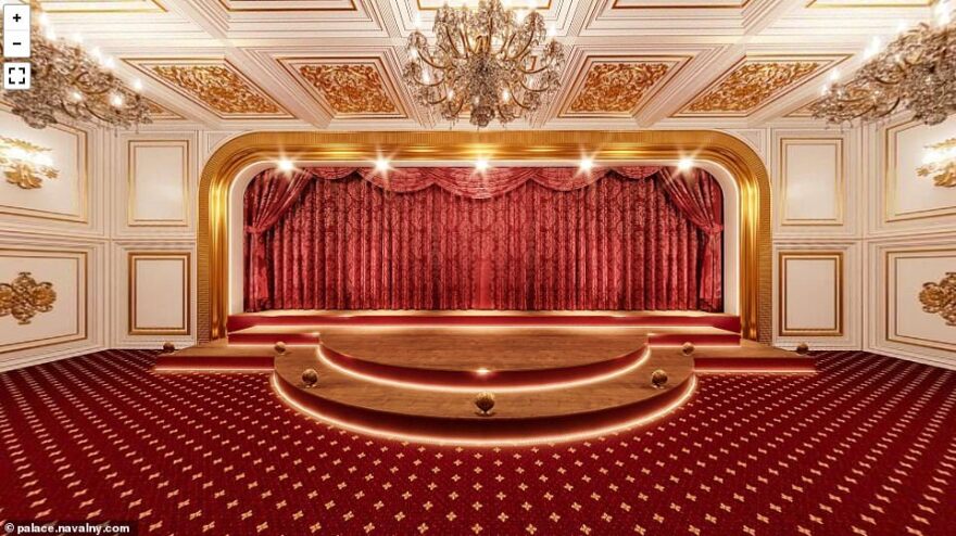 Πούτιν όπως... Ερντογάν: Από εκκλησία μέχρι και... μπάρες pole dancing στο νέο «παλάτι» του Ρώσου προέδρου