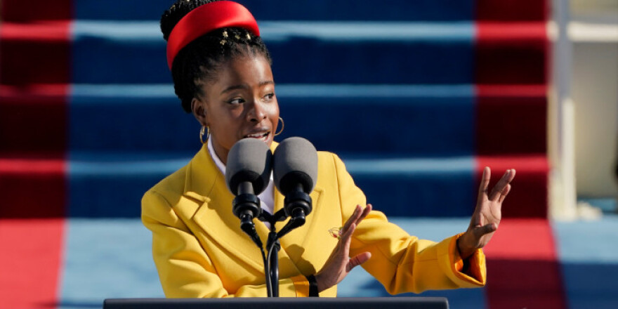 Ορκωμοσία Μπάιντεν: Πέρλες, γάντια και μοβ χρώμα - Τα ενδυματολογικά σύμβολα στη μεγάλη τελετή