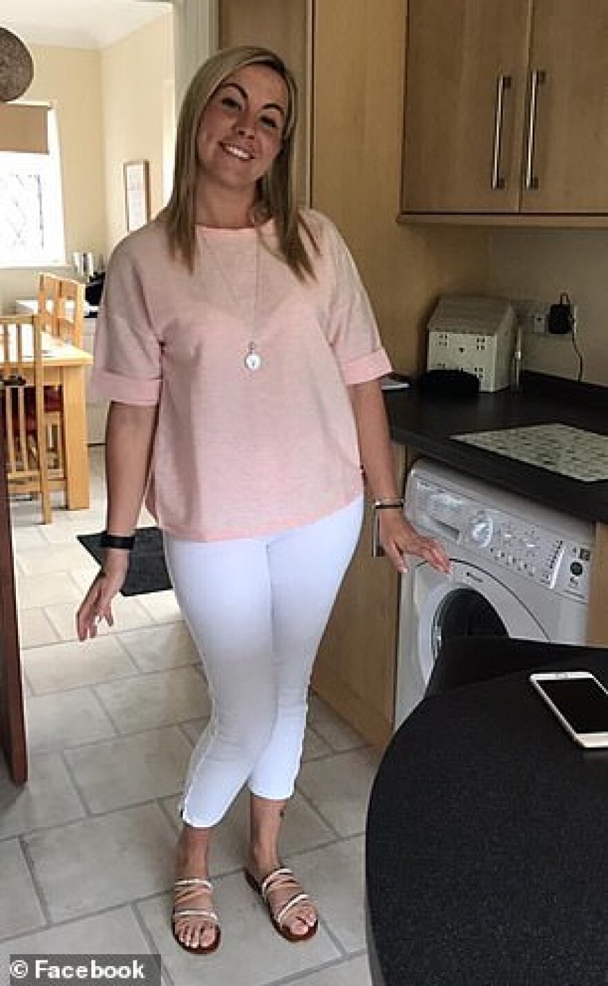 Βρετανίδα πρώην δασκάλα αρνείται ότι έκανε σεξ με 15χρονο και επικαλείται ως και... το μπόι της!