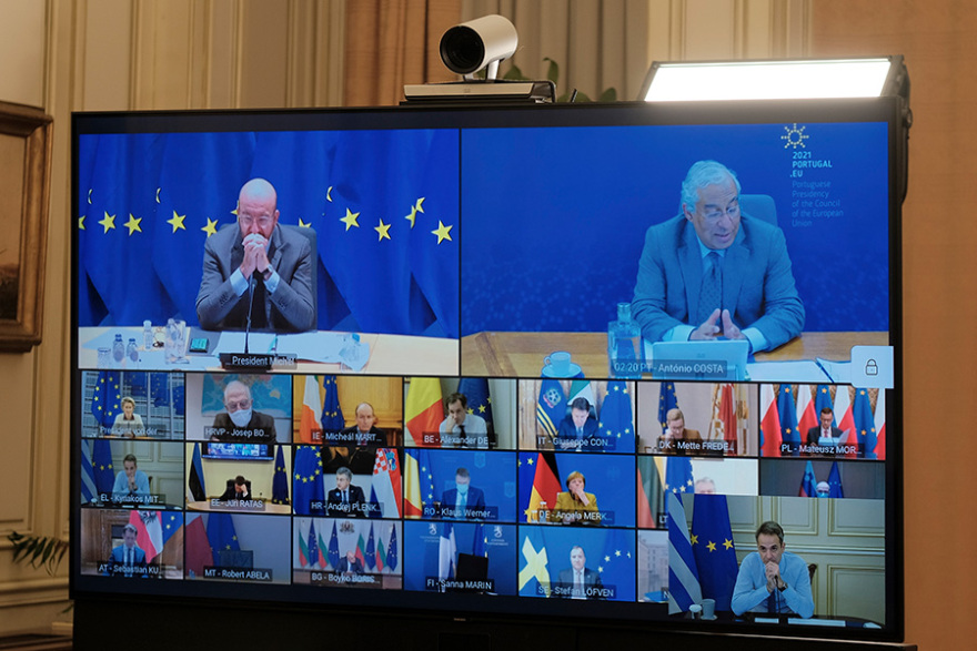 Σύνοδος Κορυφής: «Μέτωπο» Μητσοτάκη - Κουρτς - Φρέντερικσεν για επιτάχυνση των αδειοδοτήσεων νέων εμβολίων