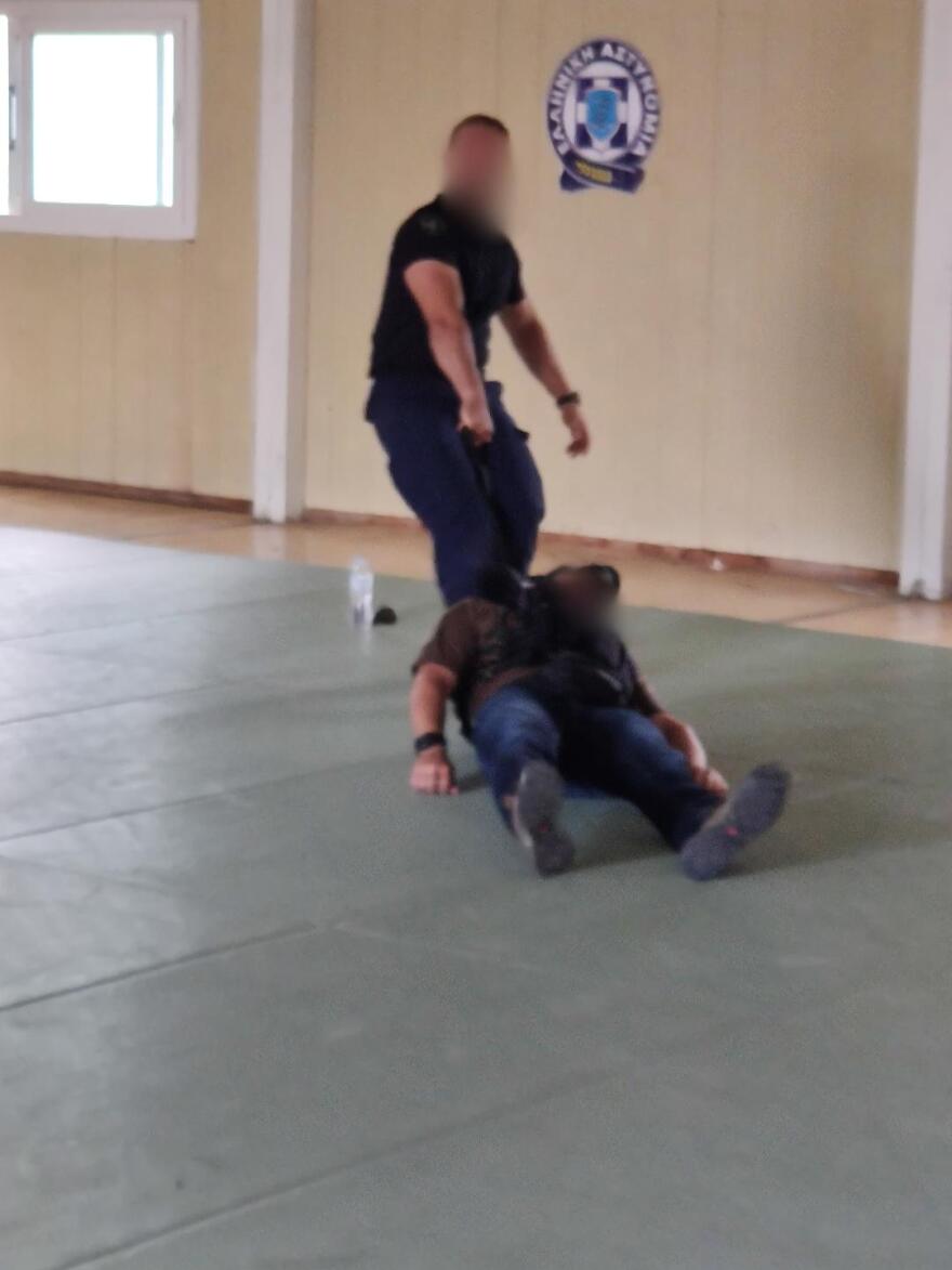 Ο.Π.Κ.Ε.: Ποια είναι η ειδική ομάδα με τα πολιτικά ρούχα και τα συμβατικά οχήματα που «σαρώνει» τα Εξάρχεια