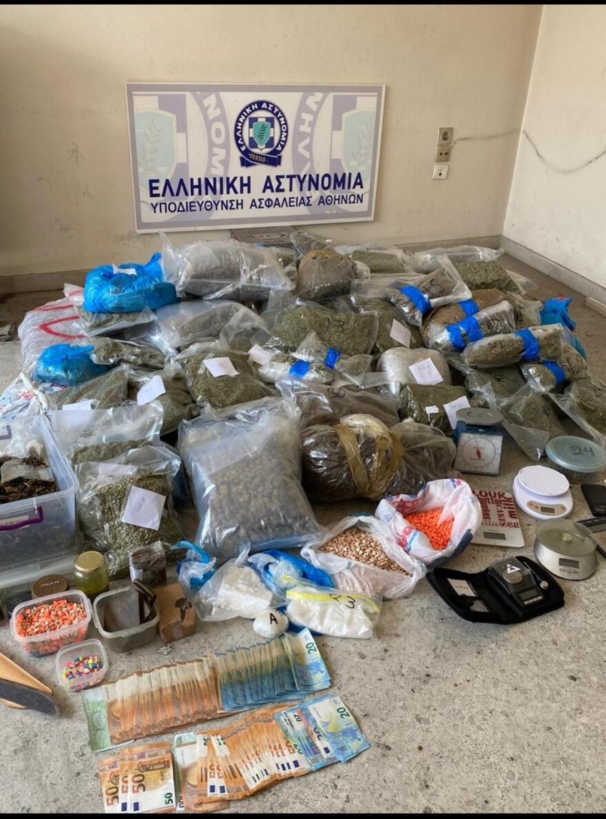 Ο.Π.Κ.Ε.: Ποια είναι η ειδική ομάδα με τα πολιτικά ρούχα και τα συμβατικά οχήματα που «σαρώνει» τα Εξάρχεια