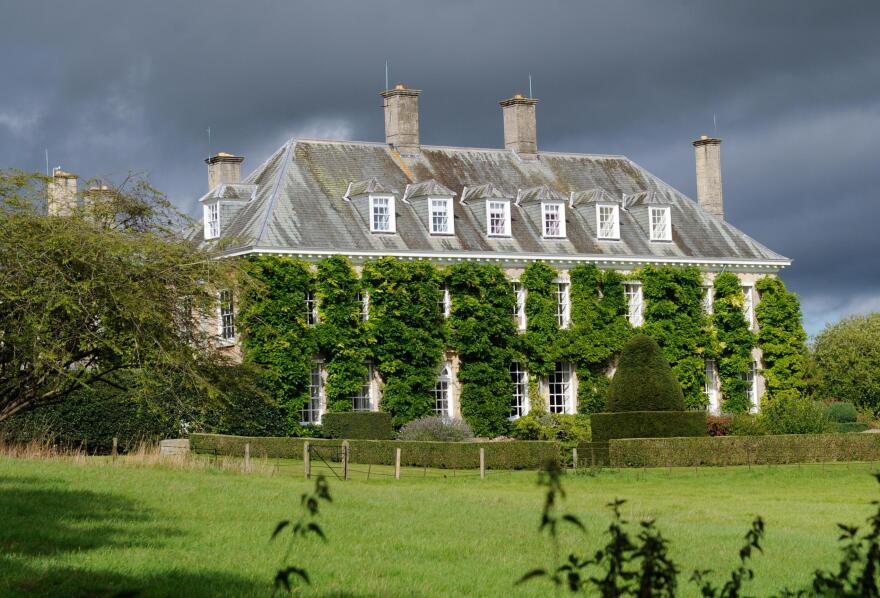 Το καυτό ημερολόγιο καραντίνας με sexy selfies της Ελίζαμπεθ Χάρλεϊ