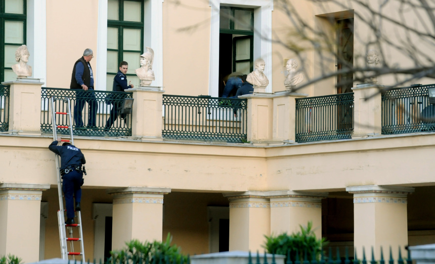 ΑΕΙ: Το σχέδιο για να πάρουν μόνιμη αποβολή οι μπαχαλάκηδες 