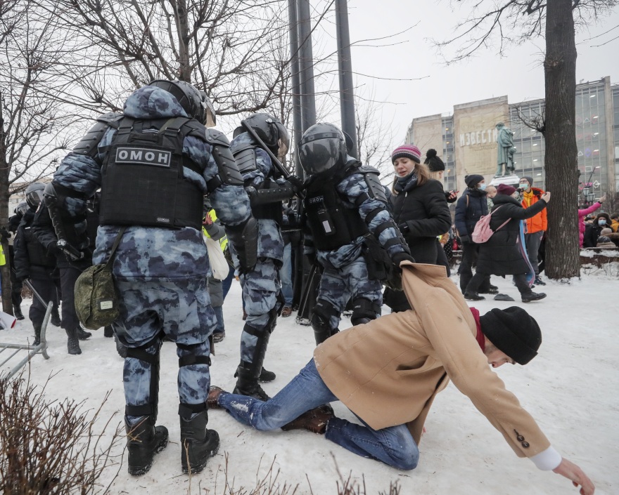 Ρωσία: Αφέθηκε ελεύθερη η σύζυγος του Ναβάλνι - Υπό κράτηση χιλιάδες υποστηρικτές του