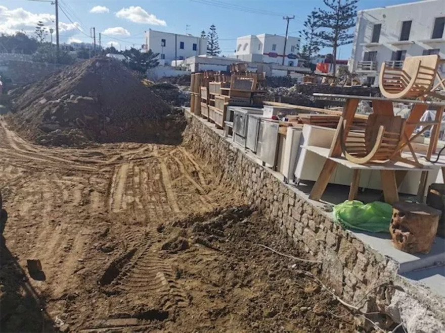 Μύκονος - «Πανδημία» αυθαιρεσιών: Με άδειες μικρής κλίμακας φτιάχνουν βίλες-«τέρατα»