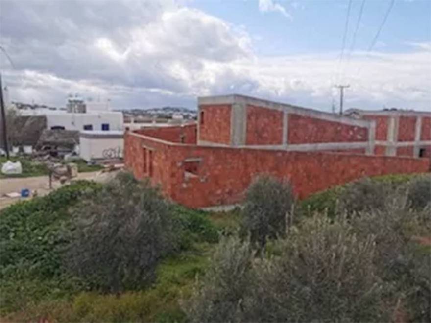 280.000 εργαζόμενοι λείπουν από τις οικοδομές