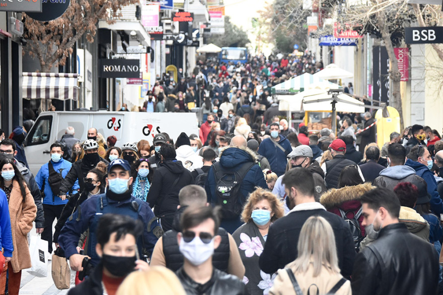 Λιανεμπόριο: Τρόμαξαν τους ειδικούς οι σκηνές συνωστισμού στην αγορά - Αλλαγές σήμερα στα ταξί