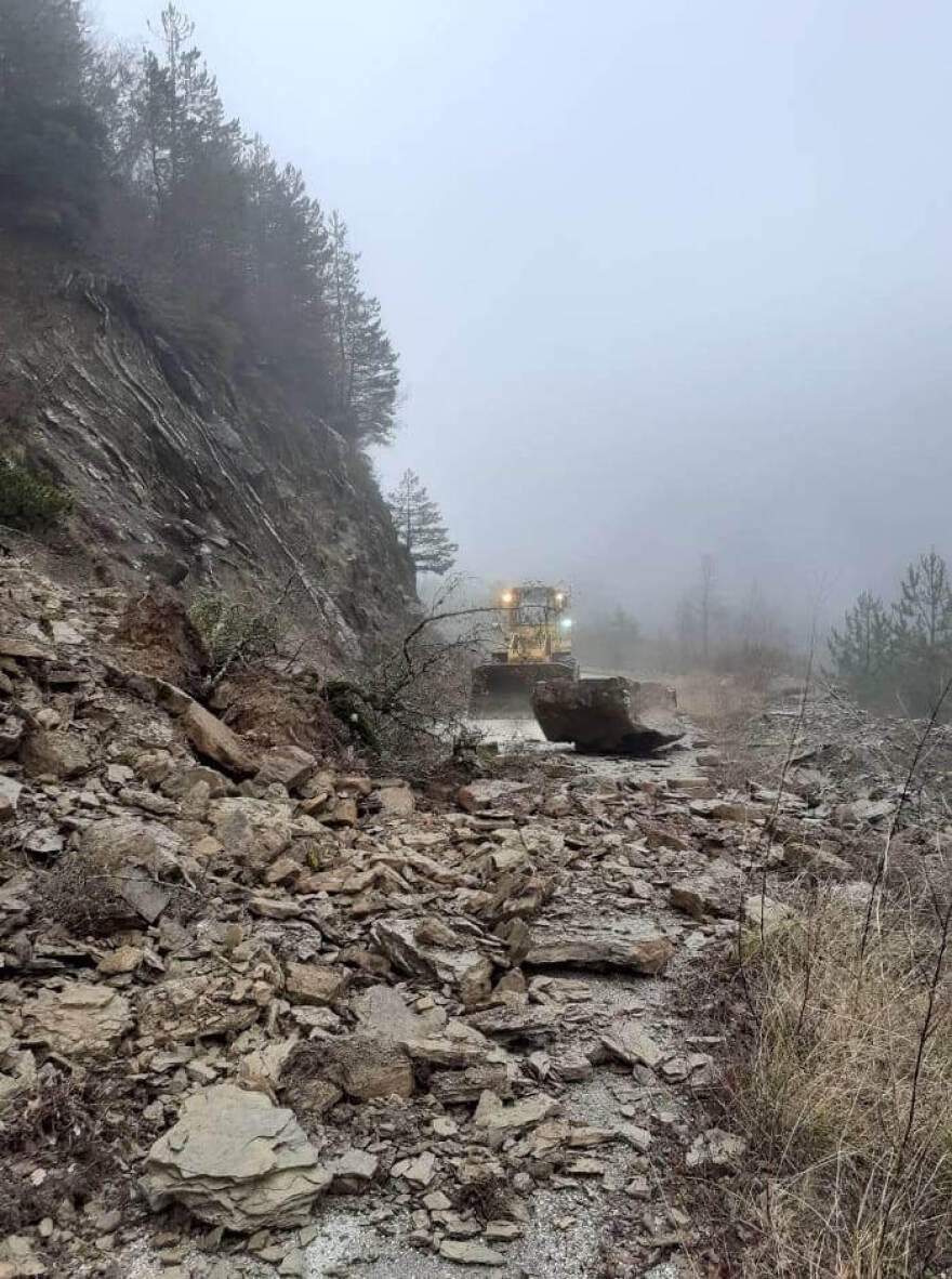 Καιρός: Προβλήματα και κατολισθήσεις από τις έντονες βροχοπτώσεις στο επαρχιακό δίκτυο της Ηπείρου