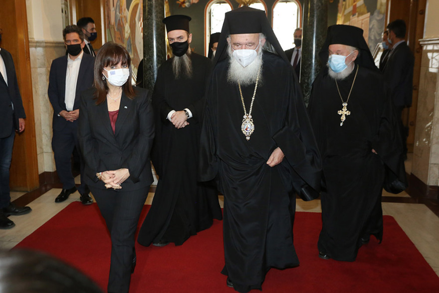 Η Σακελλαροπούλου πήγε στον Ιερώνυμο - Τι είπαν για το εμβόλιο και τις σχέσεις Εκκλησίας - κράτους