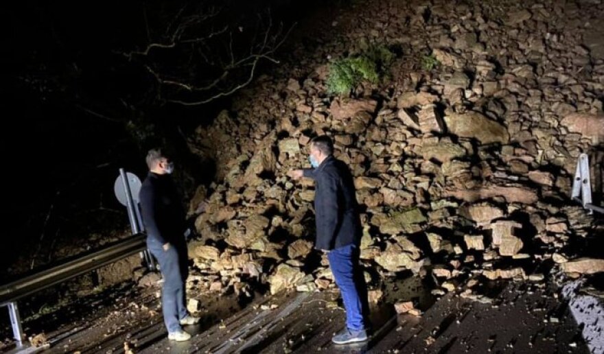 Κακοκαιρία: «Πνίγηκε» η Αιτωλοακαρνανία-Σε συναγερμό τα νησιά του Βόρειου και Ανατολικού Αιγαίου