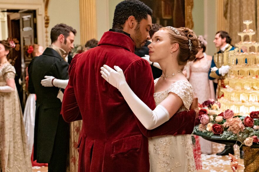 Η πρωταγωνίστρια του Bridgerton μιλά για τις ερωτικές σκηνές: «Είναι πολύ δύσκολο να κάνεις πρόβα τον οργασμό»