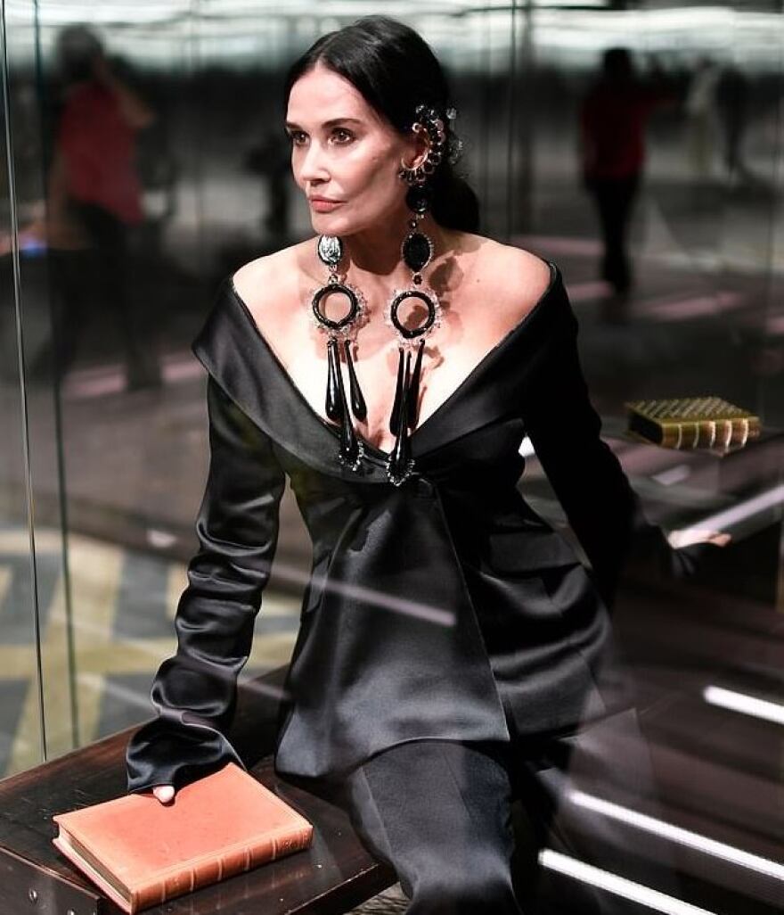 Ντέμι Μουρ: «Αγνώριστη» μετά από πλαστική - Έγινε σαν τον... «Τζόκερ»!