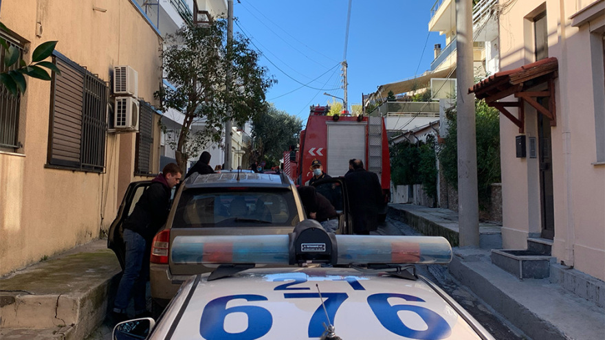Φωτιά σε διαμέρισμα στο Ίλιον - Νεκρή ανασύρθηκε μία γυναίκα