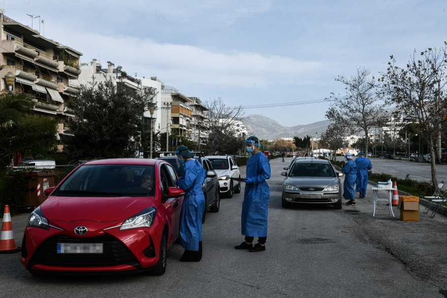 Αττική: Γιατί έφτασε στο «κόκκινο» - Ποιες περιοχές έχουν τα περισσότερα κρούσματα