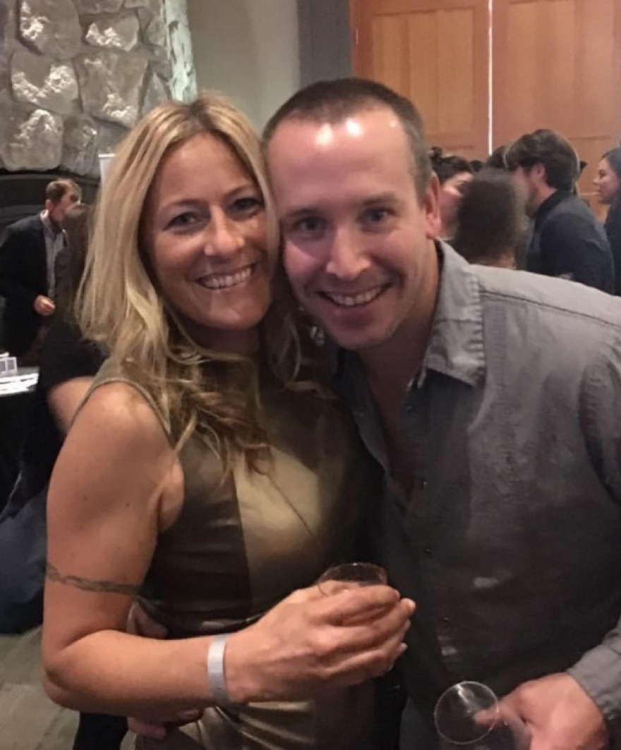 Η Πάμελα Άντερσον διέλυσε την οικογένειά μου, καταγγέλλει η πρώην σύντροφος του 5ου συζύγου της σταρ