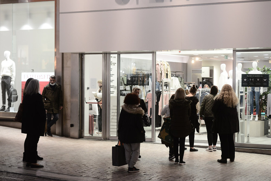 Κορωνοϊός - Ποιο lockdown: Στα ίδια επίπεδα με την περσινή - προ περιορισμών - εποχή η κίνηση στην Αθήνα