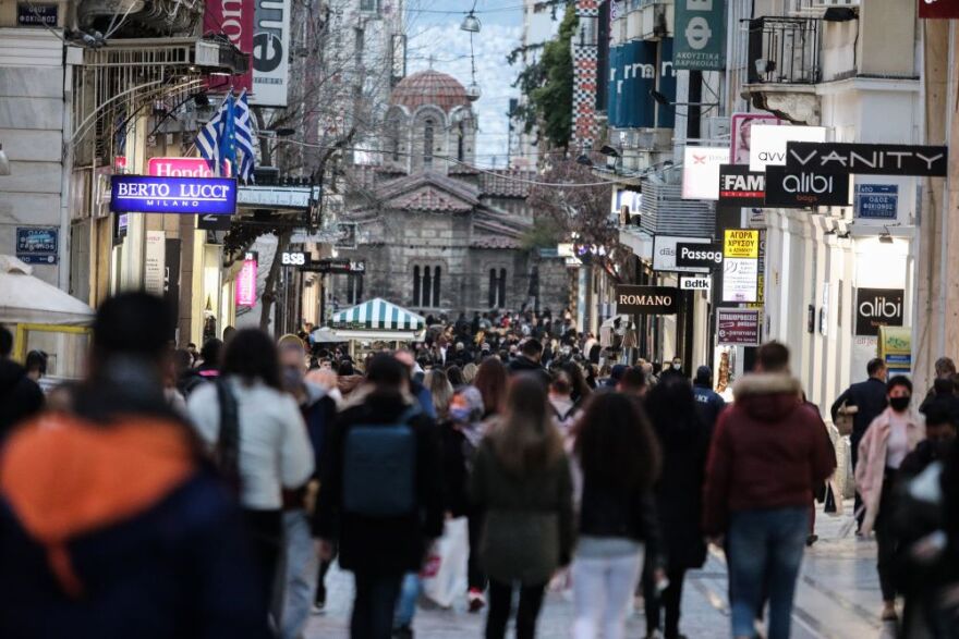 Κορωνοϊός - Ποιο lockdown: Στα ίδια επίπεδα με την περσινή - προ περιορισμών - εποχή η κίνηση στην Αθήνα