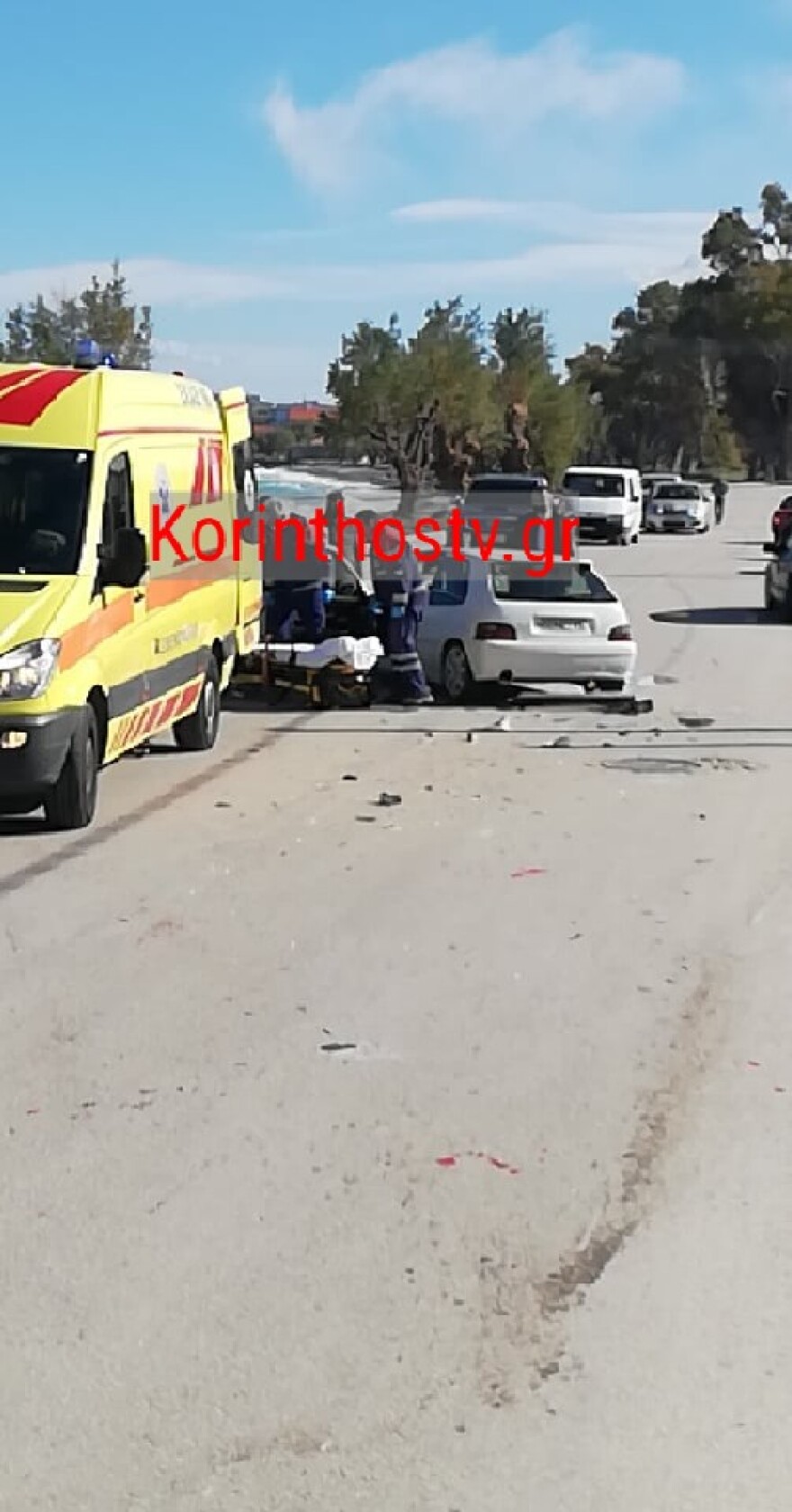 Κορινθία: Σοβαρό τροχαίο στην παλιά εθνική - «Καρφώθηκε» σε προπορευόμενο αυτοκίνητο στο Ξυλόκαστρο