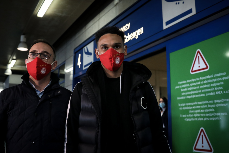 Στην Αθήνα για τον Ολυμπιακό ο Λαλά - Δείτε φωτογραφίες