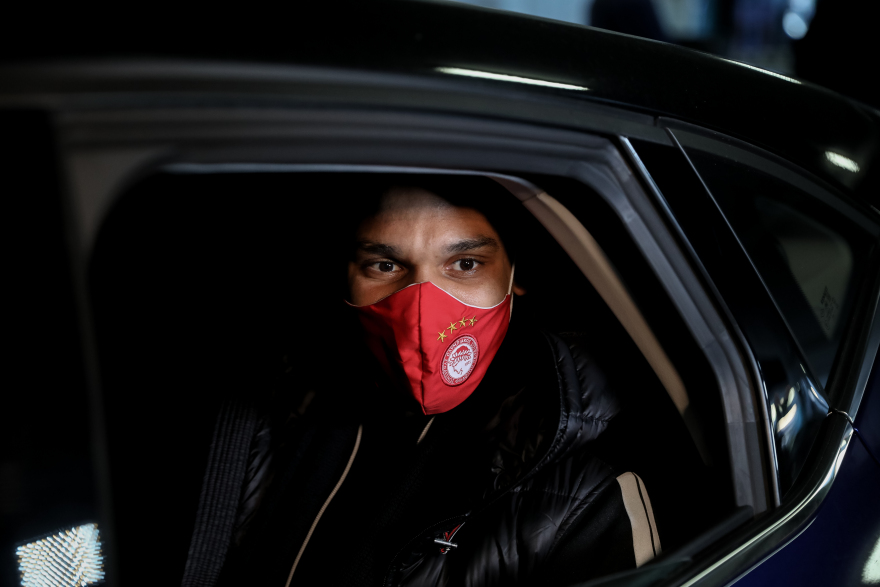 Στην Αθήνα για τον Ολυμπιακό ο Λαλά - Δείτε φωτογραφίες