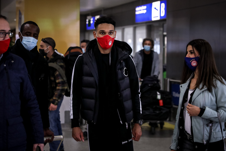 Στην Αθήνα για τον Ολυμπιακό ο Λαλά - Δείτε φωτογραφίες