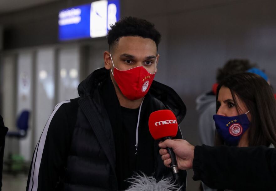 Στην Αθήνα για τον Ολυμπιακό ο Λαλά - Δείτε φωτογραφίες