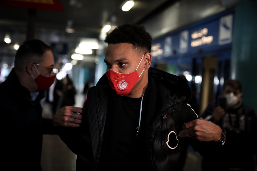 Στην Αθήνα για τον Ολυμπιακό ο Λαλά - Δείτε φωτογραφίες