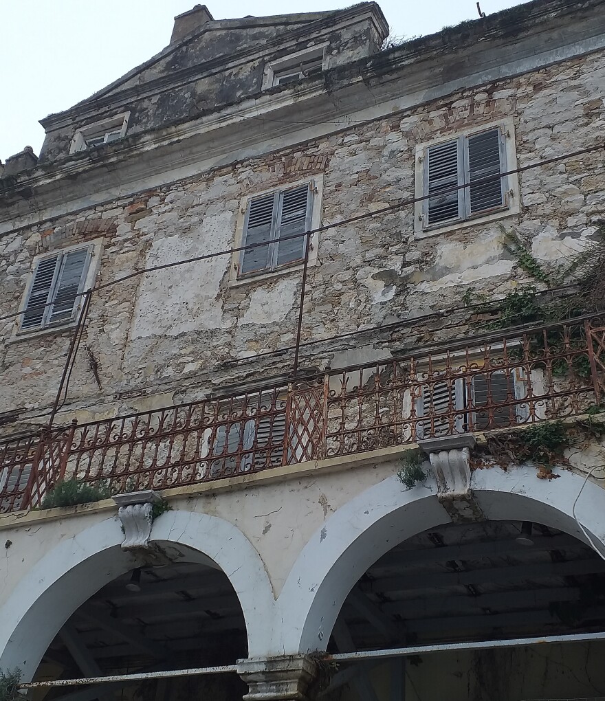 Κέρκυρα: «Στοιχειώνει» το αρχοντικό του φημισμένου ζωγράφου Άγγελου Γιαλλινά