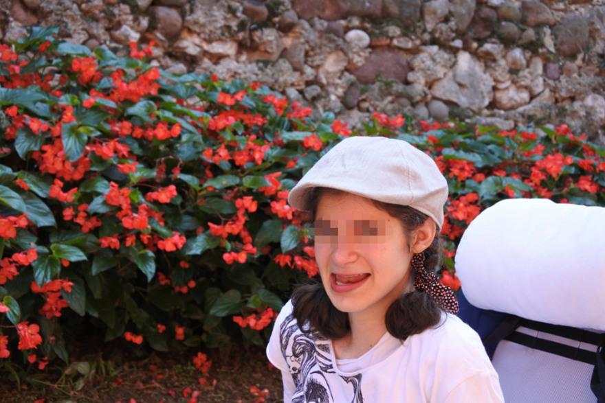 Ανάρτηση συγκίνησης από τον πρωθυπουργό  για την Μαρίνα που πάσχει από σπάνια ασθένεια - Τι λέει η μητέρα της στο protothema