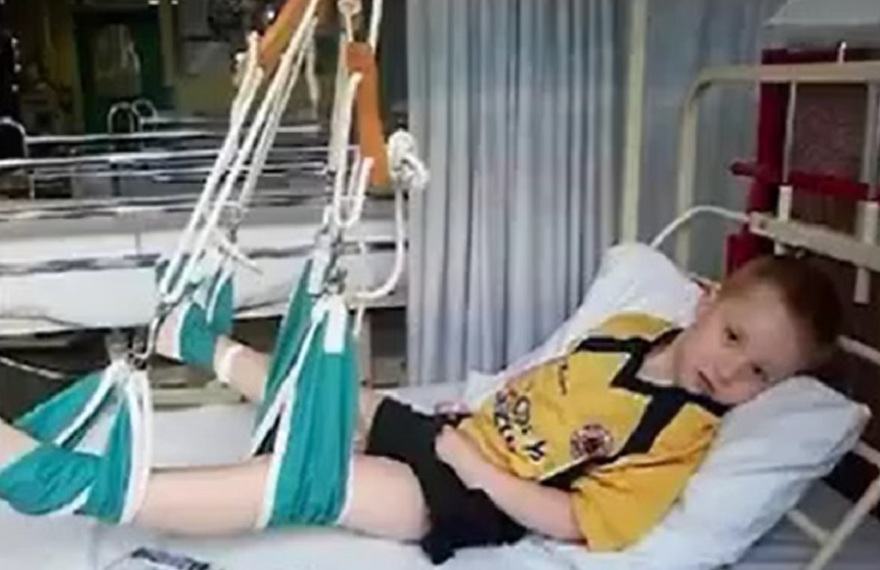 Συγκλονίζει η ιστορία του Ντέκλαν Τόμπσον: Από το αναπηρικό καροτσάκι στα γήπεδα της Αγγλίας