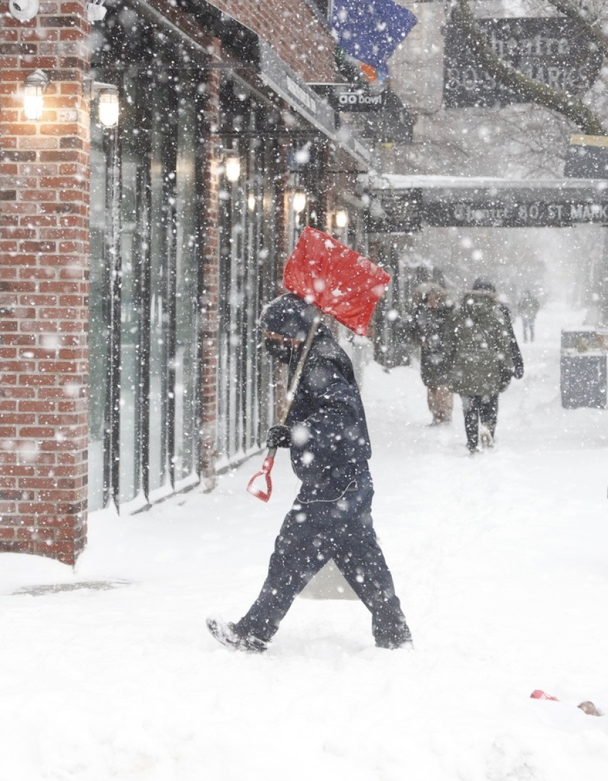 Φωτογραφίες: Σφοδρή χιονοθύελλα σαρώνει τις βορειοανατολικές ΗΠΑ