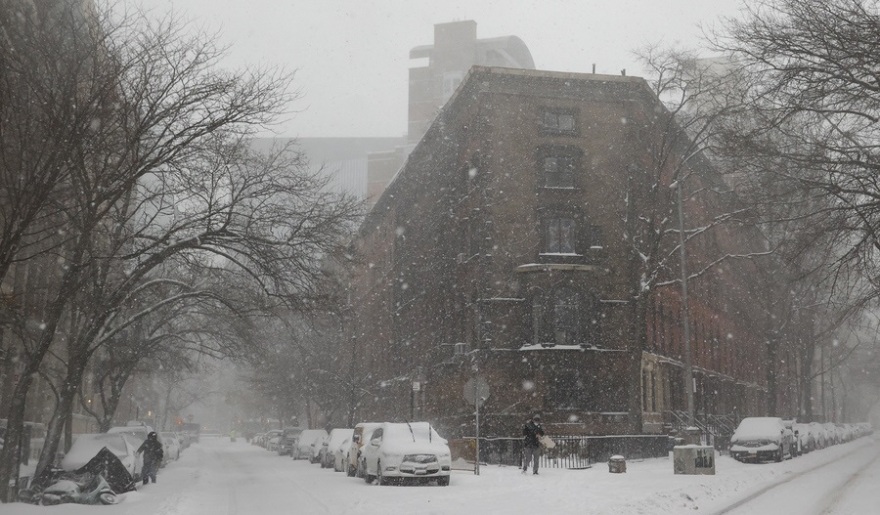 Φωτογραφίες: Σφοδρή χιονοθύελλα σαρώνει τις βορειοανατολικές ΗΠΑ